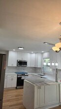 964 Brookside Ln in Deerfield, IL - Building Photo - Building Photo