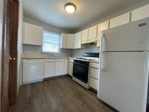 360 Stone Dr in Goshen, IN - Building Photo - Building Photo