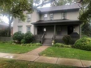 380 E Frank St in Birmingham, MI - Building Photo - Building Photo