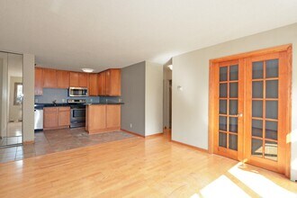 1800 La Salle Ave in Minneapolis, MN - Building Photo - Building Photo