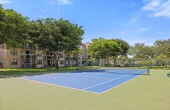13100 SW 92nd Ave, Unit A-204 in Miami, FL - Building Photo - Building Photo