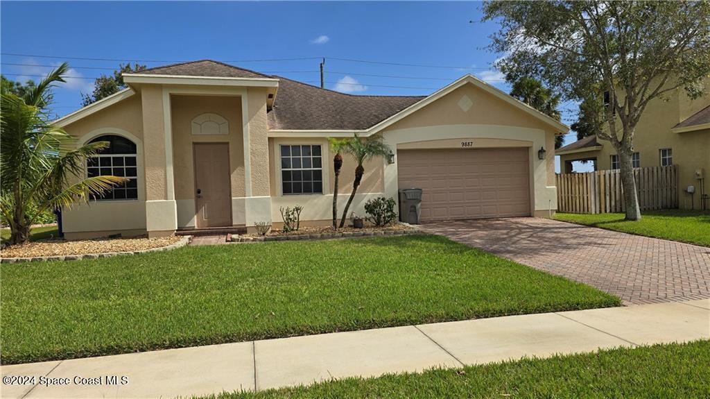 9887 E Verona Cir in Vero Beach, FL - Building Photo