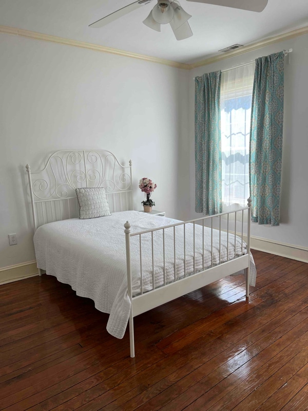 property at 2500 Bainbridge St