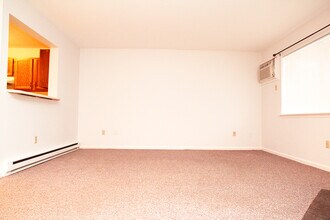 267 Willow Springs in New Milford, CT - Building Photo - Building Photo
