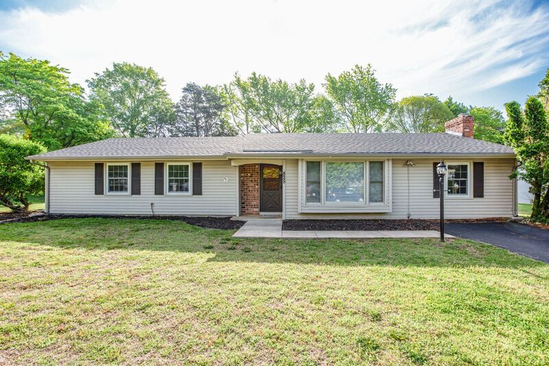 825 Barkley Dr in Fredericksburg, VA - Building Photo