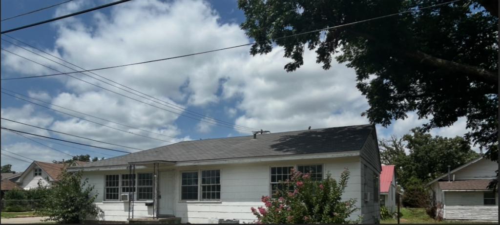 408 S Highland Ave in Cushing, OK - Building Photo