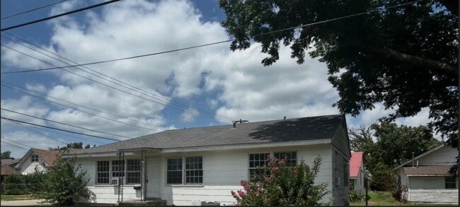 property at 408 S Highland Ave