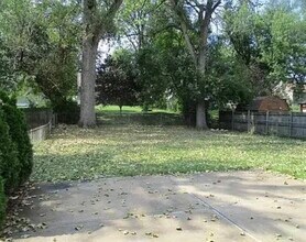 7737 Clevedon St in St. Louis, MO - Foto de edificio - Building Photo