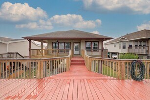 721 Marlin St in Bayou Vista, TX - Building Photo