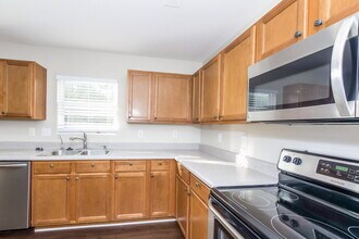 4710 Larkhaven Village Dr in Charlotte, NC - Building Photo - Building Photo