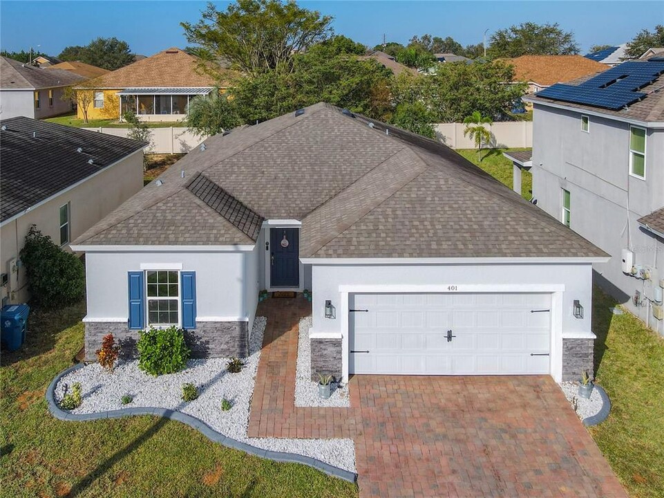 401 Meadow Pointe Dr in Haines City, FL - Building Photo