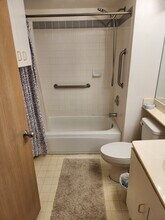 33 Waiaka Ln, Unit 103 in Wailuku, HI - Building Photo - Building Photo