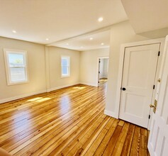 44 Purchase St, Unit 3 in Rye, NY - Building Photo - Building Photo