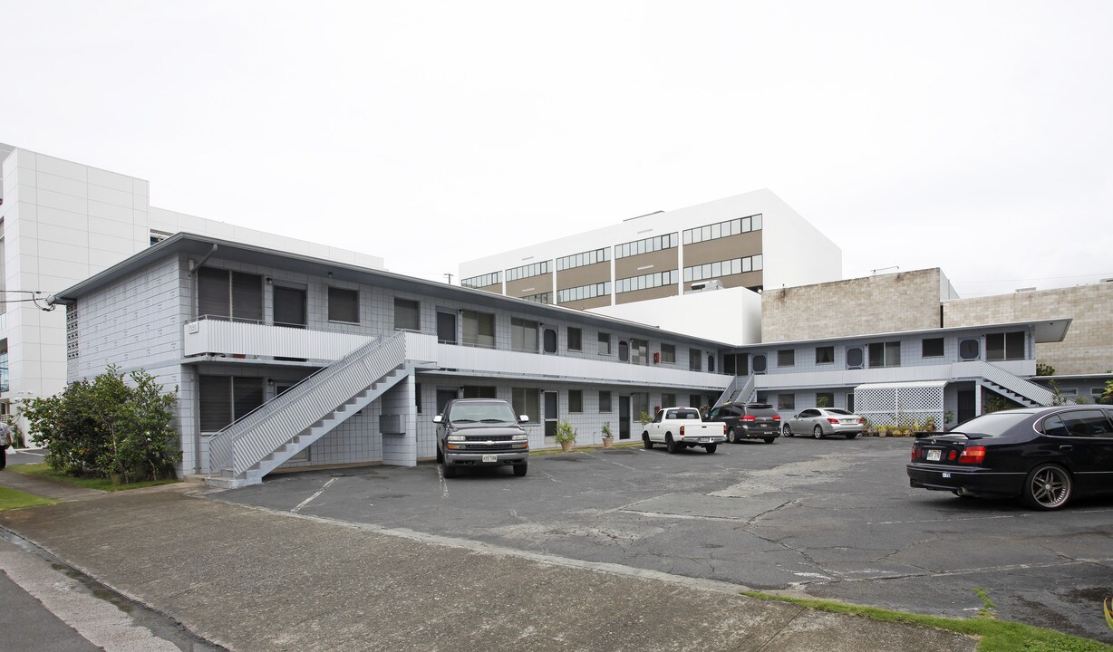 1920 Young St in Honolulu, HI - Building Photo