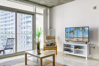 3250 NE 1st Ave in Miami, FL - Building Photo - Building Photo