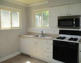 7737 Clevedon St in St. Louis, MO - Foto de edificio - Building Photo