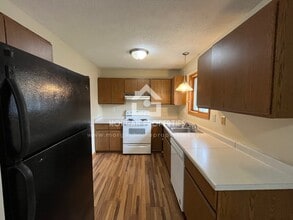 320 Adams St in Pendleton, IN - Building Photo - Building Photo