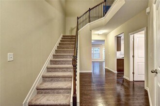 1075 Hampton Oaks Dr in Alpharetta, GA - Building Photo - Building Photo