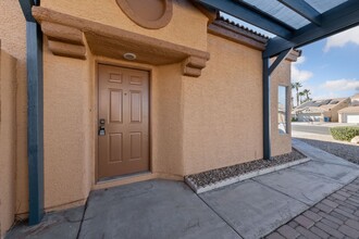 7056 Harbor View Dr in Las Vegas, NV - Building Photo - Building Photo