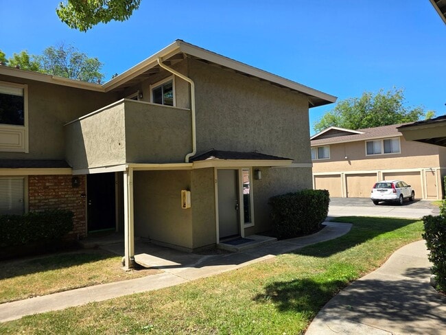 1536 Gustavo St in El Cajon, CA - Building Photo - Building Photo