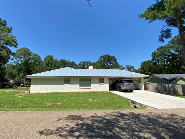 200 Poplar Dr in Brandon, MS - Building Photo - Building Photo