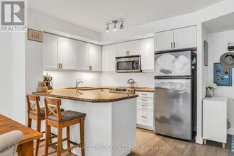15-215 Stafford St in Toronto, ON - Building Photo - Building Photo