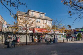 7319 37th Rd in Jackson Heights, NY - Foto de edificio - Building Photo