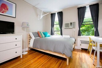 328 E 74th St in New York, NY - Building Photo - Building Photo