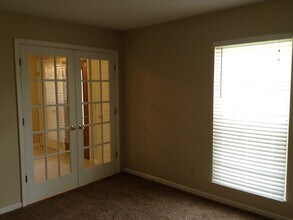 1813 Bell Tower Cir in Batavia, OH - Building Photo - Building Photo