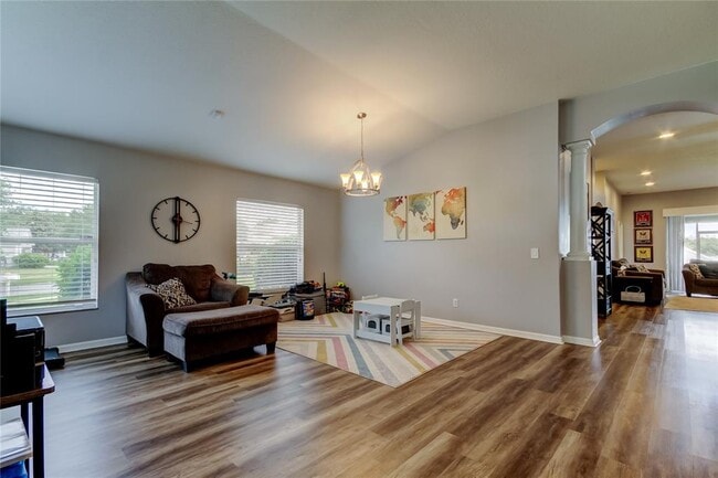 8423 Canterbury Lake Blvd in Tampa, FL - Building Photo - Building Photo