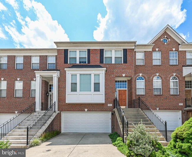 property at 829 Valemount Terrace NE