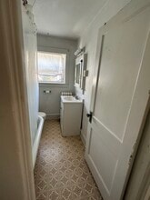 2 E Elm St, Unit # 2 in Shillington, PA - Foto de edificio - Building Photo