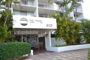 98-410 Koauka Loop, Unit 27D in Aiea, HI - Building Photo