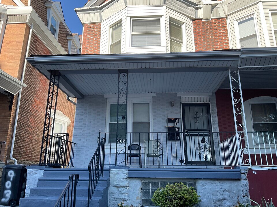 903 Lindley Ave, Unit 2nd fl in Philadelphia, PA - Building Photo