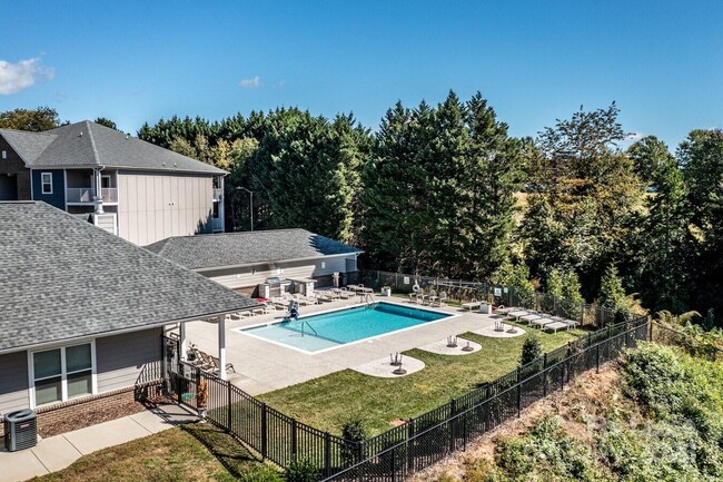 2778 2nd St NE in Hickory, NC - Building Photo - Building Photo