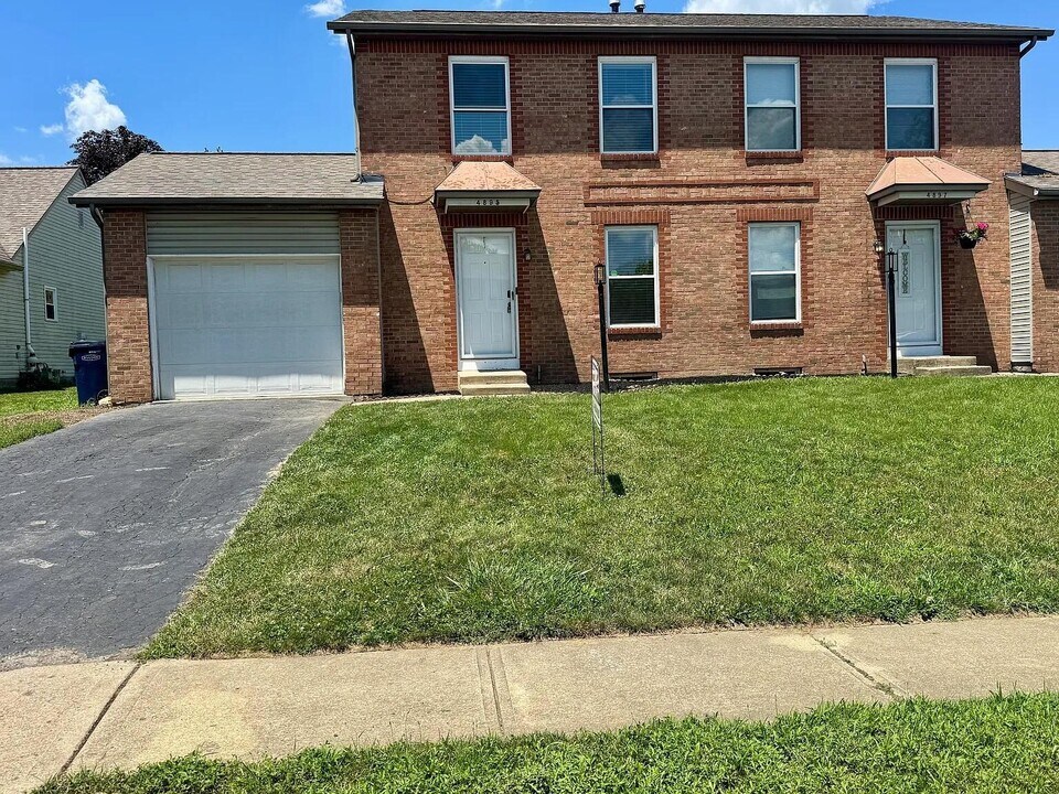 4895 Drayton Rd in Hilliard, OH - Building Photo