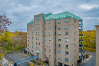 Parkview Terrace in Guelph, ON - Building Photo - Building Photo