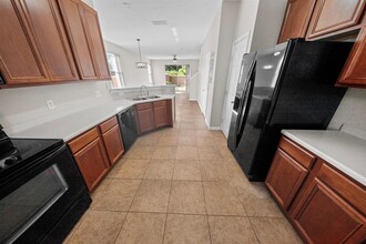 5524 Paradise Cay Cir in Kissimmee, FL - Building Photo - Building Photo