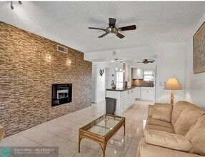 5860 NW 44th St in Lauderhill, FL - Building Photo - Building Photo