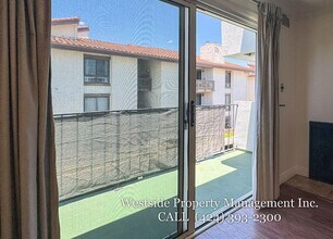 8163 Redlands St in Los Angeles, CA - Building Photo - Building Photo