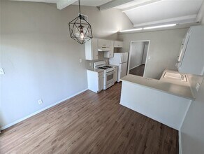 6904 Circle S Rd in Austin, TX - Building Photo - Building Photo