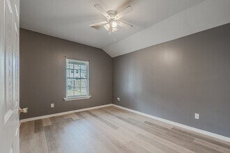 834 Elkhart St in Houston, TX - Building Photo - Building Photo