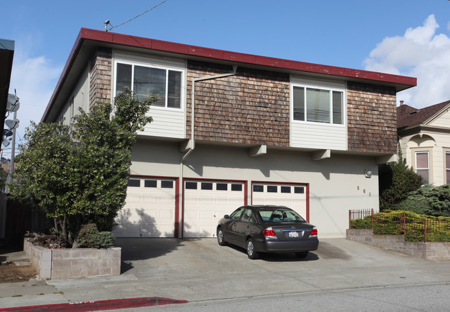 560 Baden Ave in South San Francisco, CA - Building Photo - Building Photo