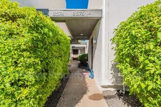 8576 E Indian School Rd in Scottsdale, AZ - Building Photo - Building Photo