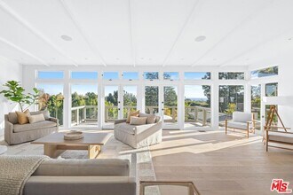 1514 Sorrento Dr in Los Angeles, CA - Building Photo - Building Photo