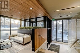 21 Park St E in Mississauga, ON - Building Photo - Building Photo