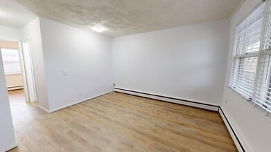 186 Queen St in Sarnia, ON - Building Photo - Building Photo