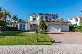 1061 Harbor Ct-Unit -1061 in Hollywood, FL - Building Photo - Building Photo