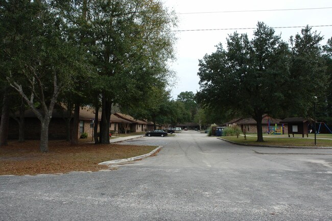 Heritage Villas of Callahan in Callahan, FL - Building Photo - Building Photo