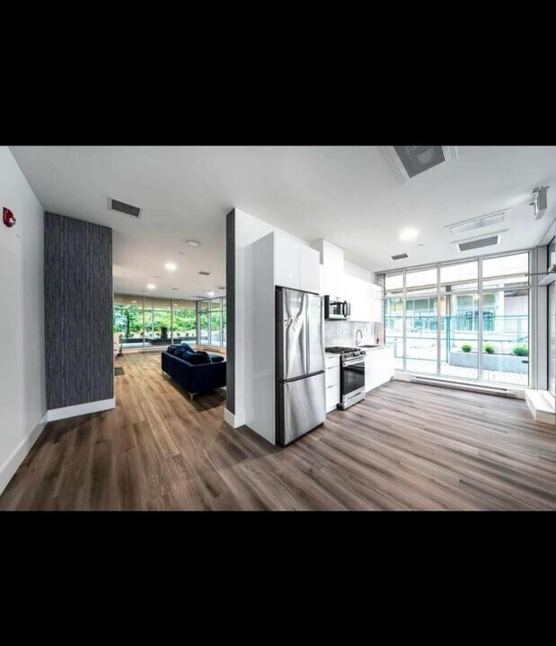 8447 202 St in Langley, BC - Building Photo